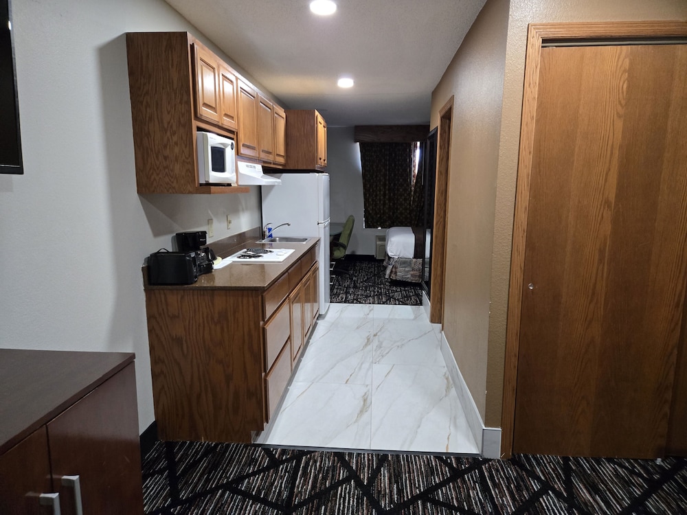 Town House Extended Stay Hotel Downtown - photo 16