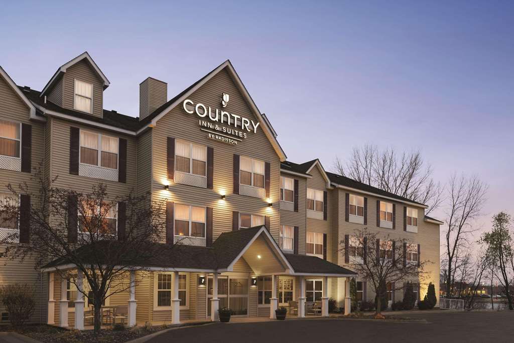 Country Inn & Suites by Radisson Forest Lake MN - featured photo