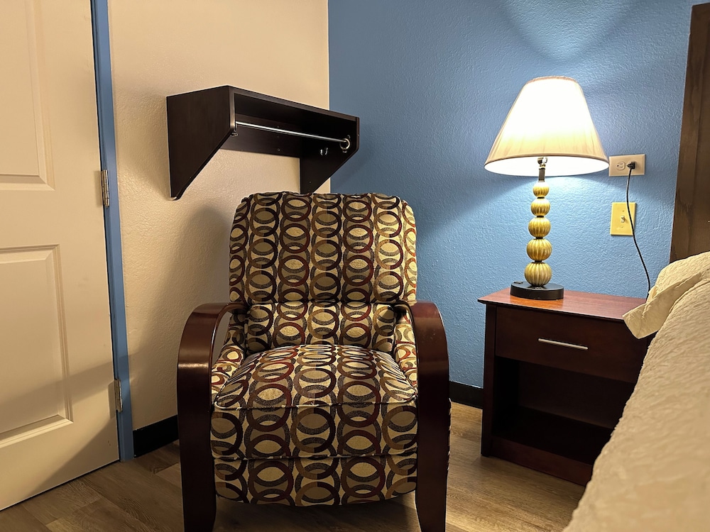 Red Roof Inn Flint Bishop Airport - photo 16