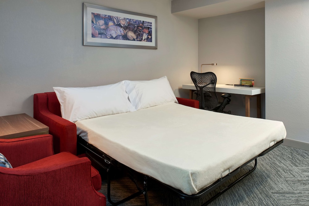 Hilton Garden Inn Detroit Downtown - photo 5