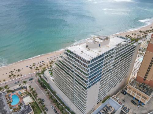 Ritz Carlton 2br 17th fl Penthouse Hotel Condo in Fort Lauderdale, United States