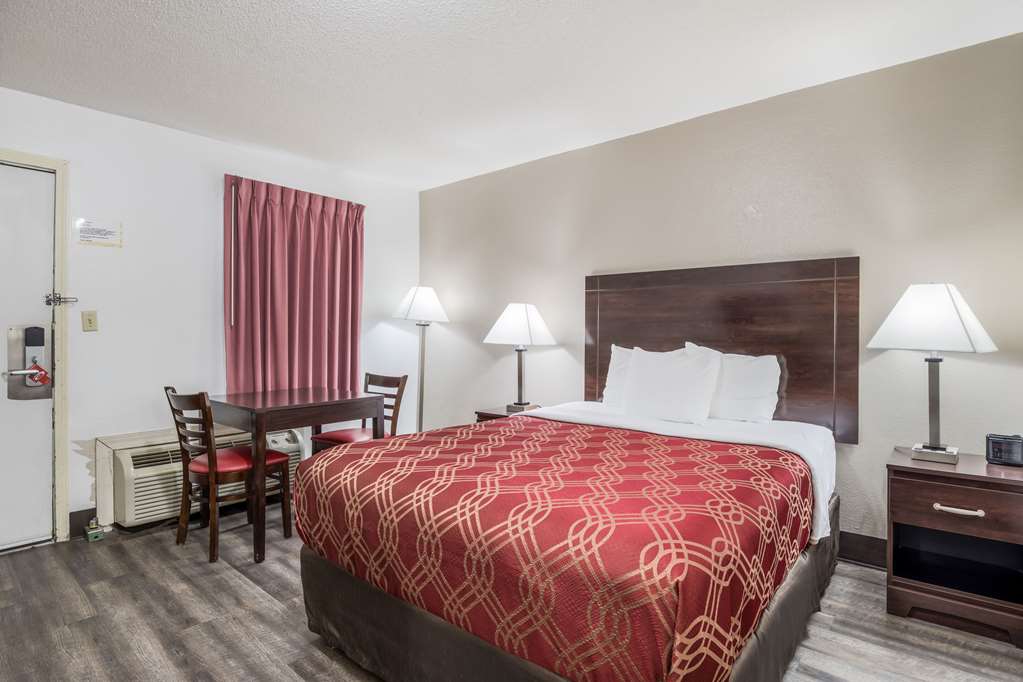 Econo Lodge Cameron - photo 10