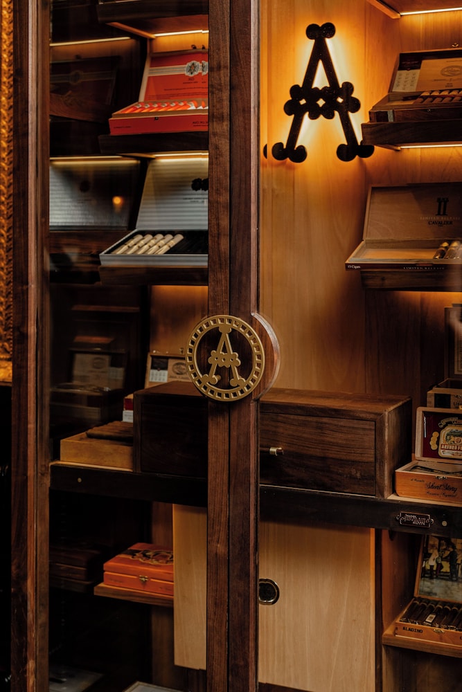 The Adolphus Autograph Collection - photo 99