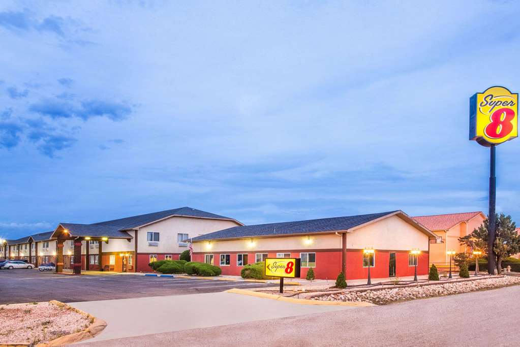 Super 8 by Wyndham Grants - featured photo