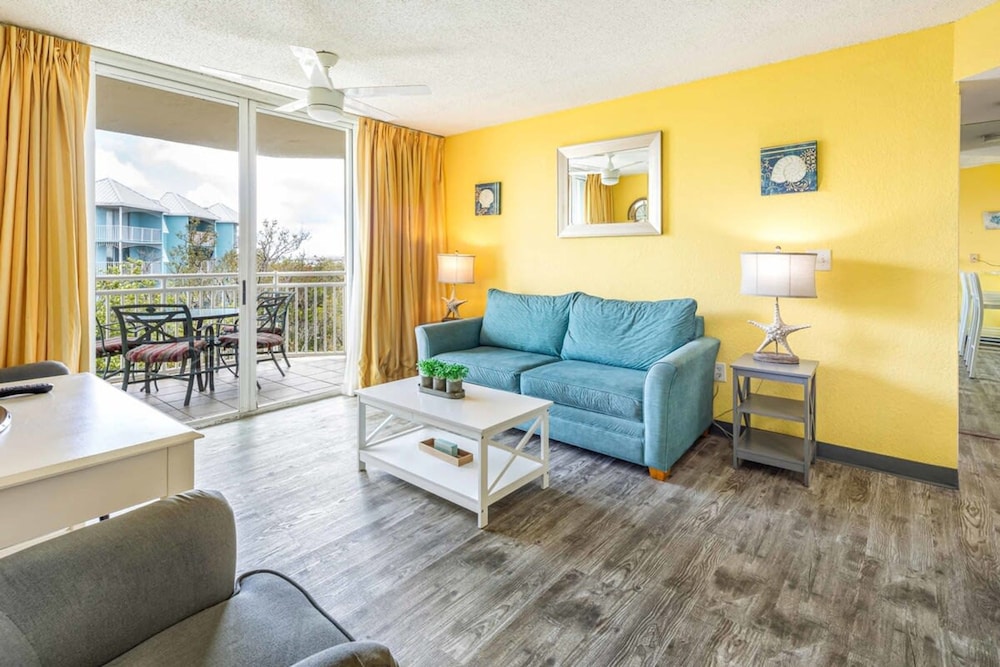 Tortuga Suite at Sunrise Suites Resort Heated Pool Hot Tub & Free Parking - featured photo