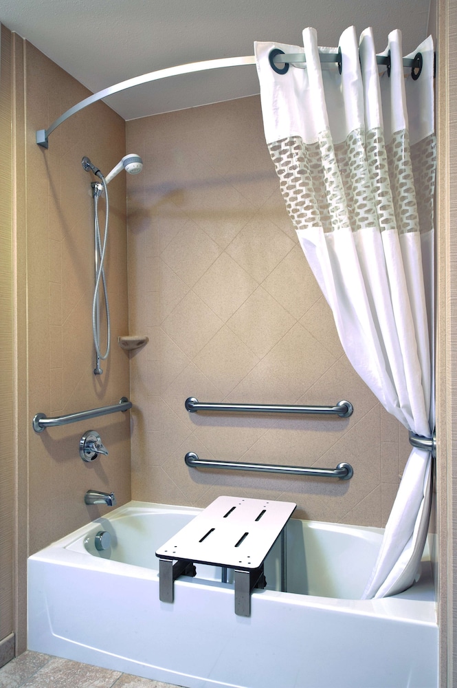 Hampton Inn & Suites Prescott Valley - photo 34