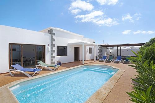 Casa Elian — 4-Star Luxury Hotel in Playa Blanca, Spain