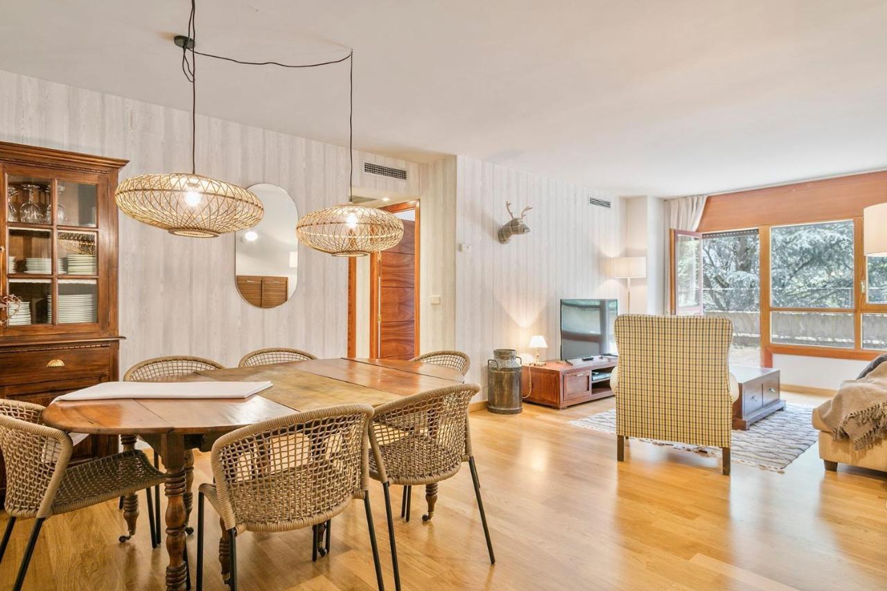Luderna Apartamento con terraza Barrados — 4-Star Luxury Hotel in Vielha, Spain