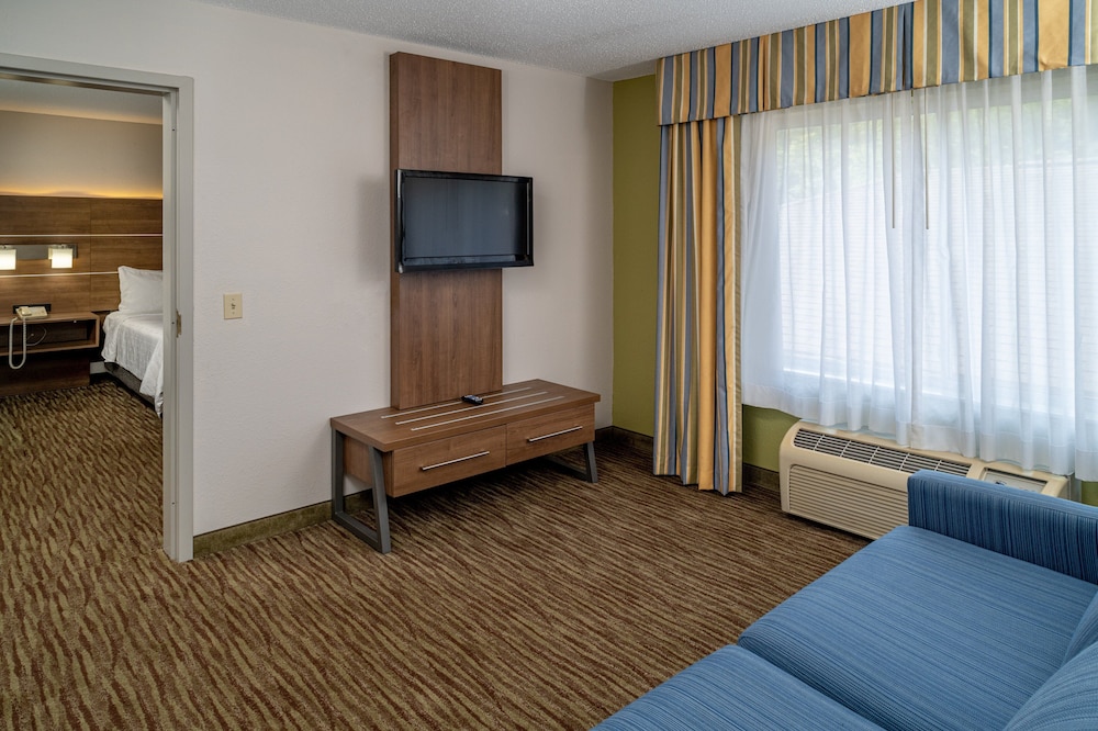Holiday Inn Express Hotel & Suites Pikeville by IHG - photo 15