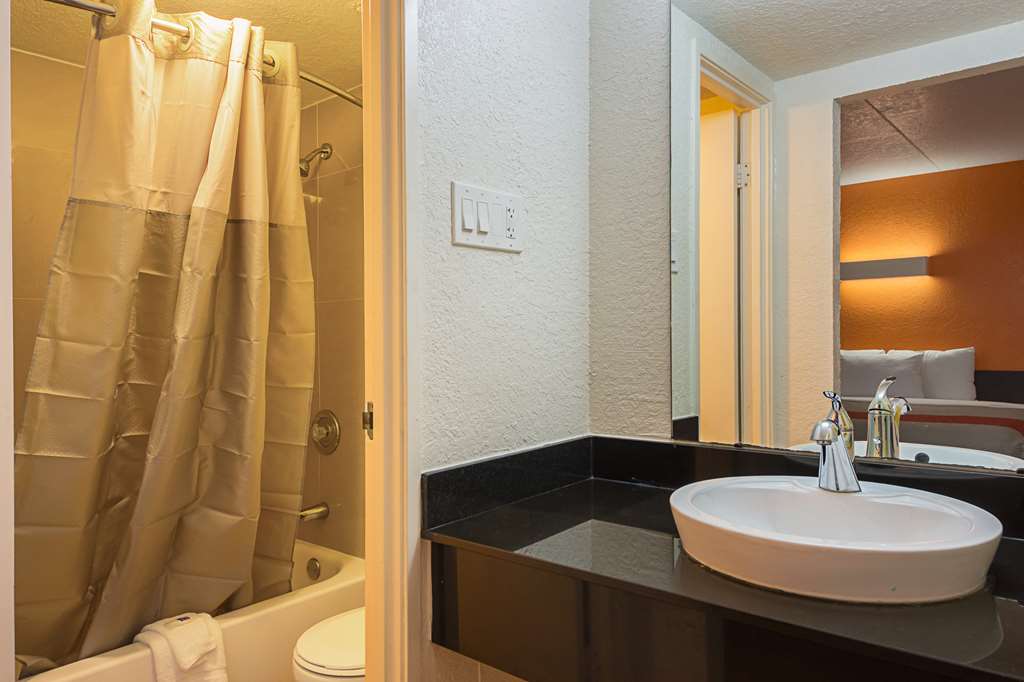 Motel 6 Garland TX Northeast Dallas - photo 28