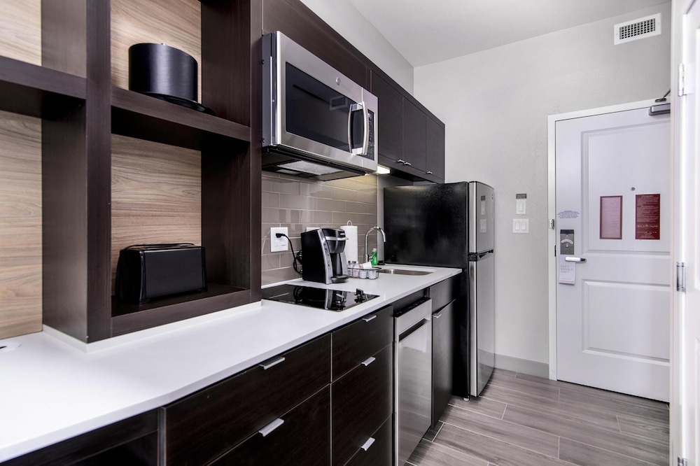 TownePlace Suites by Marriott Houston Hobby Airport - photo 22