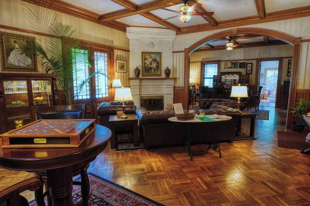 Rockwell Falls Inn and Wine Bar - photo 7