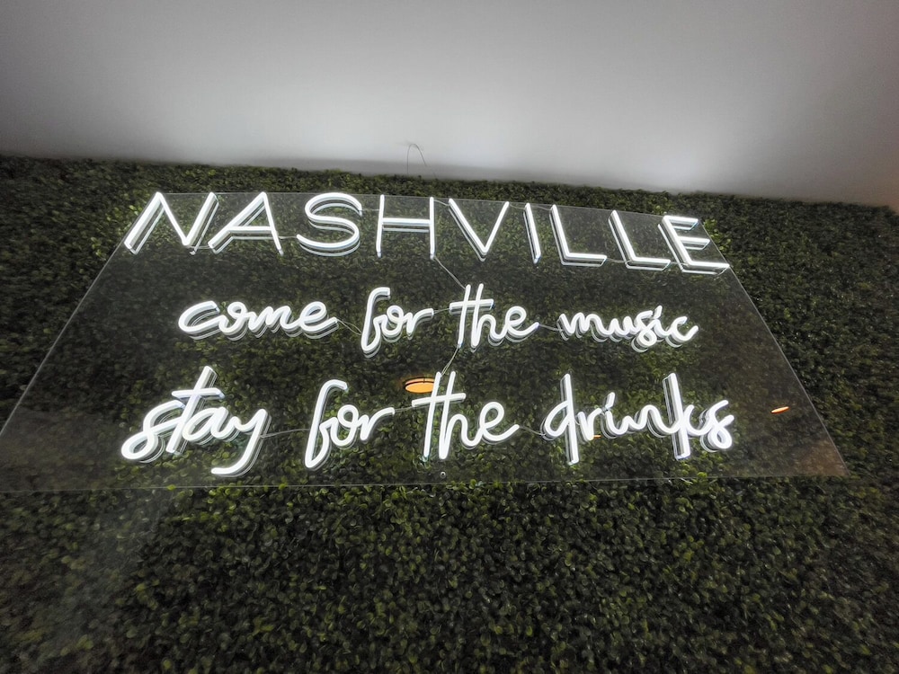 East Farmhouse — 4-Star Luxury Hotel in Nashville, United States