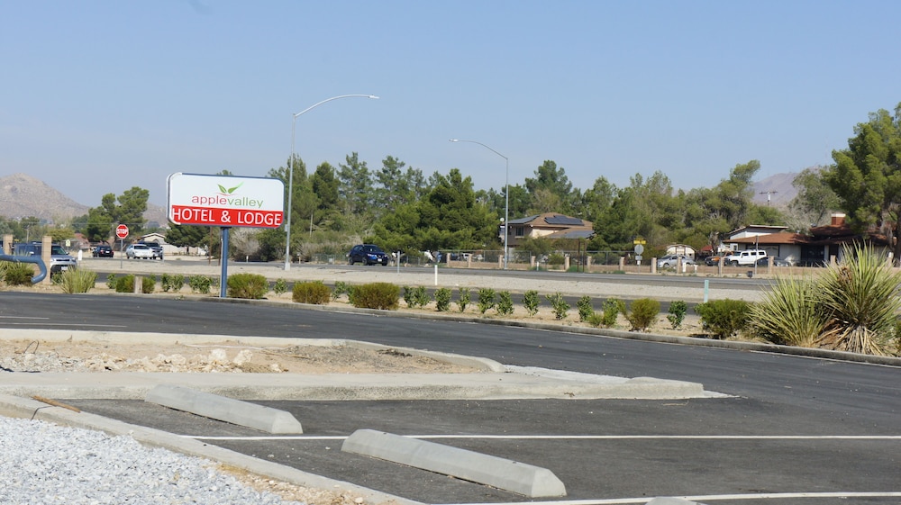 Apple Valley Hotel & Lodge - photo 22