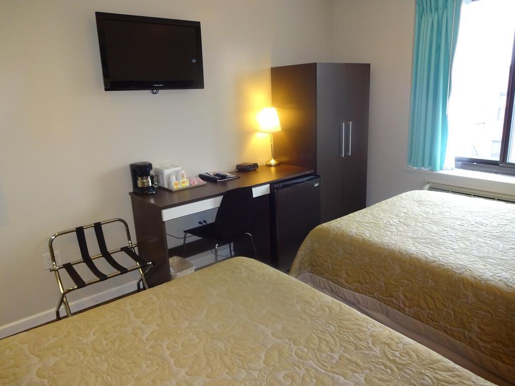 Super 8 By Wyndham Brooklyn Park Slope Hotel - photo 5