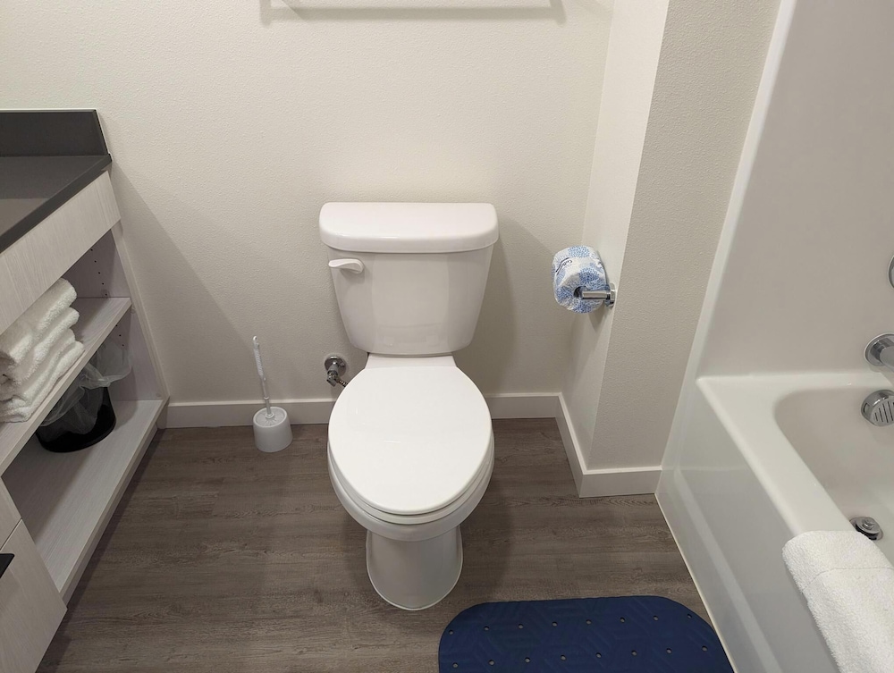 Marina Square Suites - photo 30