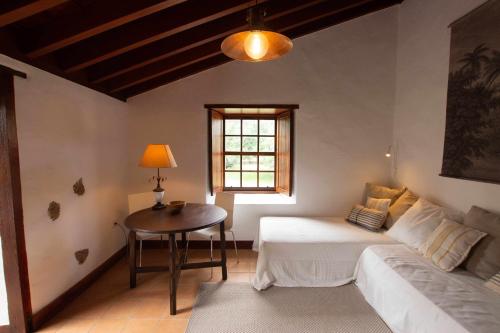 Casa Rural Cerca de la Costa de la Laguna — 4-Star Luxury Hotel in La Laguna, Spain