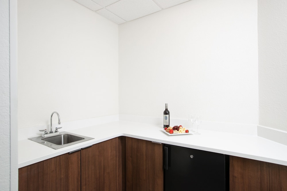 Holiday Inn Charleston Riverview by IHG - photo 13