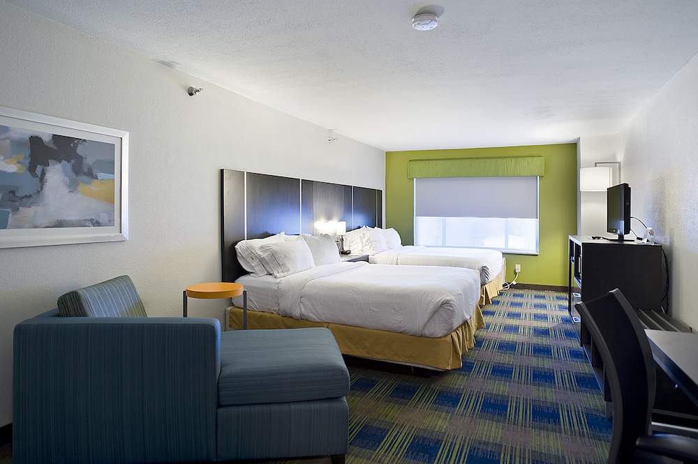 Holiday Inn Express Hotel & Suites Vermillion by IHG - photo 4