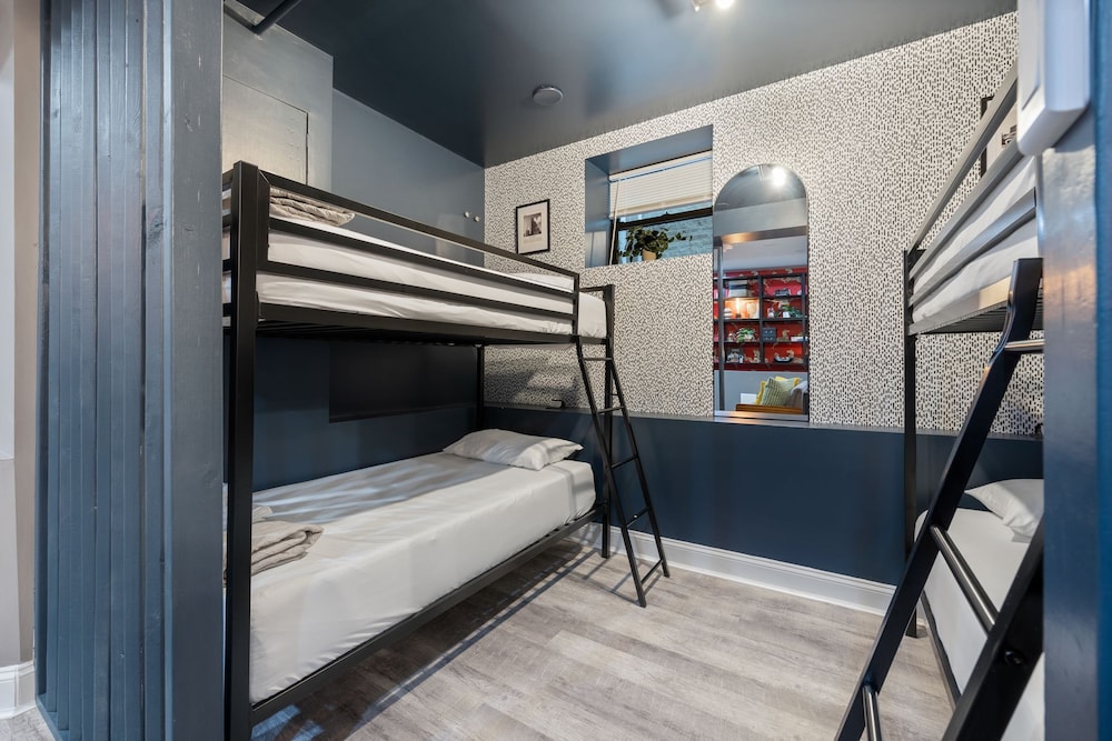 Wrigleyville Suites - photo 16