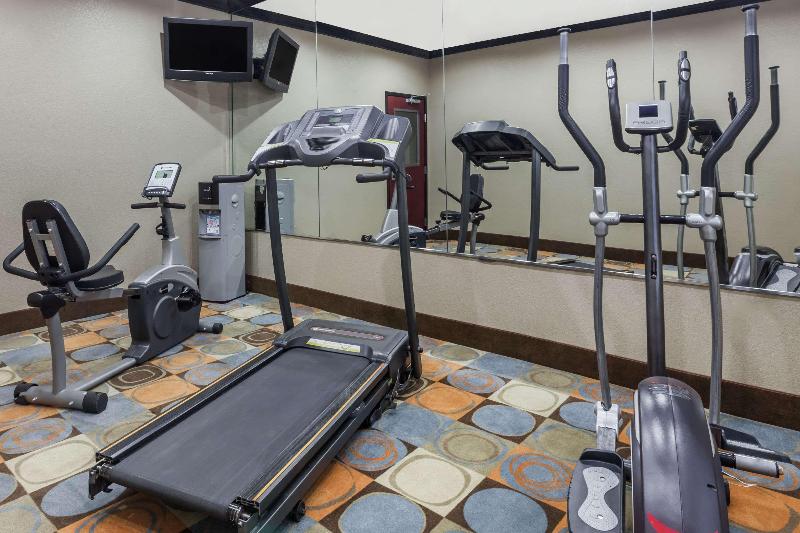 Days Inn & Suites by Wyndham Marquez - photo 15