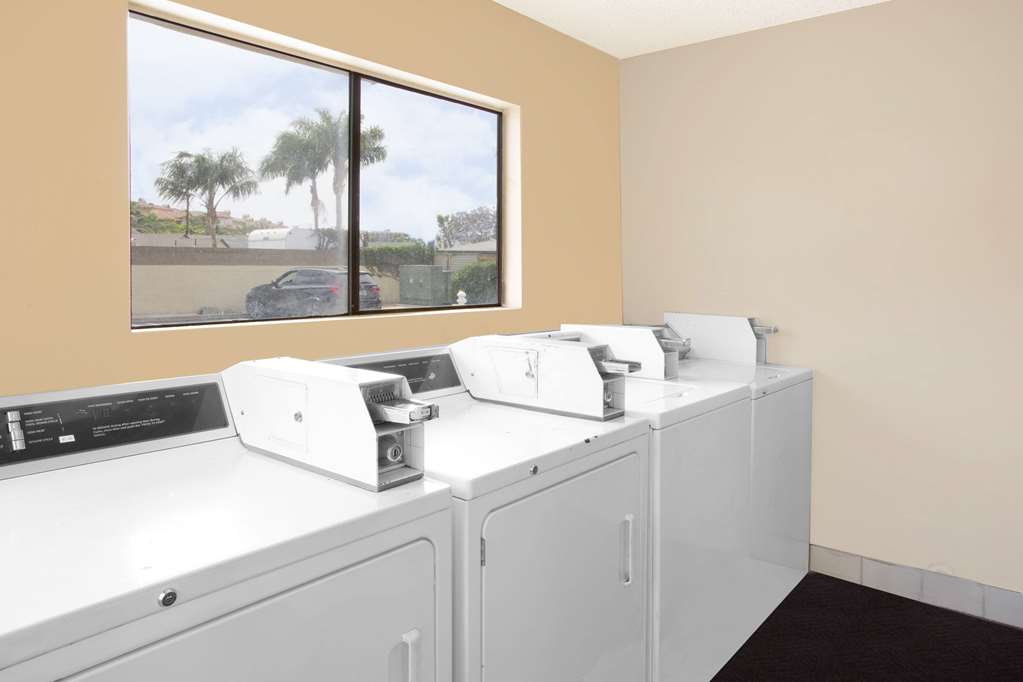 Travelodge by Wyndham Costa Mesa Newport Beach Hacienda - photo 15