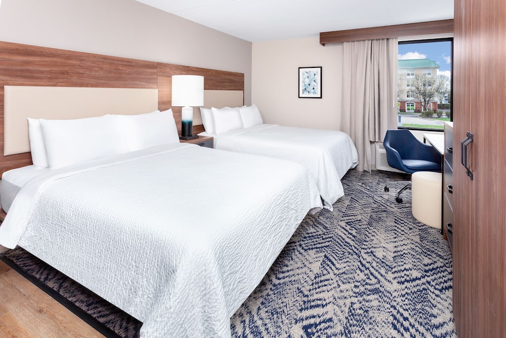 Candlewood Suites Columbus North - photo 23