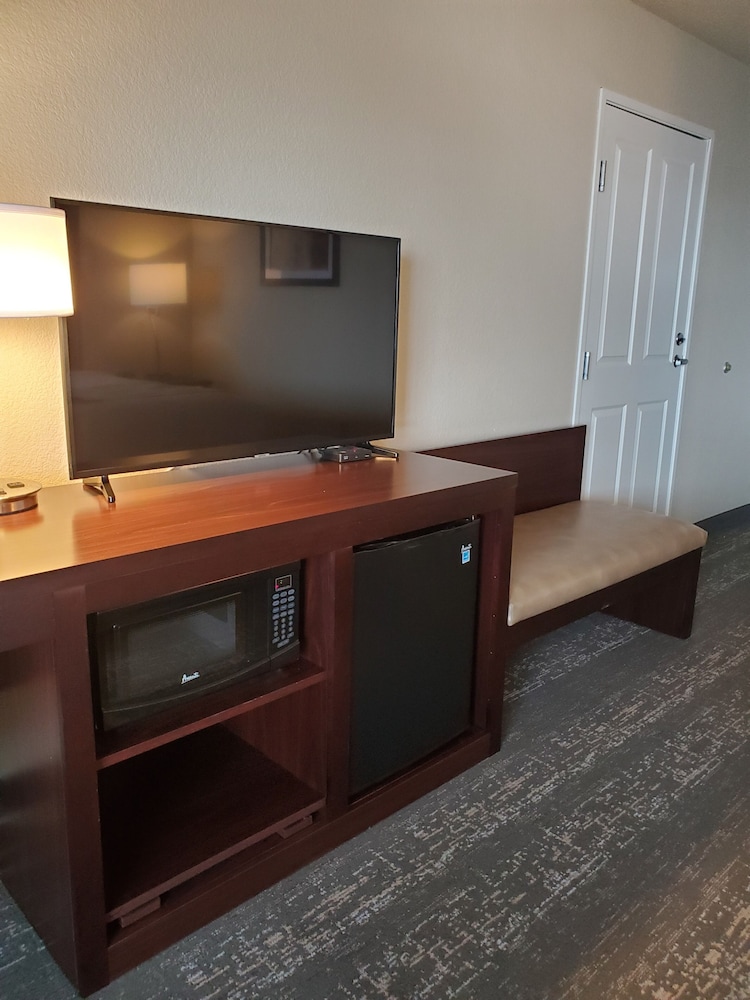 Cobblestone Suites Oshkosh - photo 27