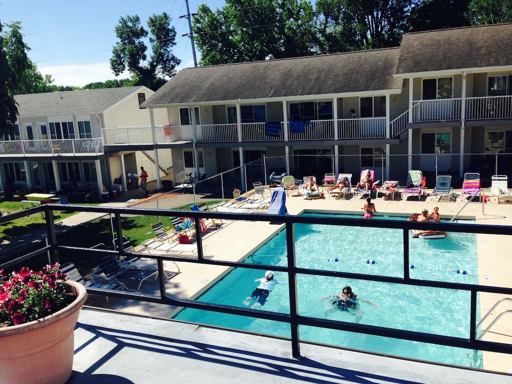 Triggs Bay Resort - photo 10