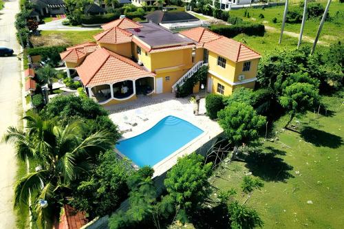 Elegant Villa in Nagua with Private Pool and Jacuzzi — 4-Star Luxury Hotel in Nagua, Dominican Republic