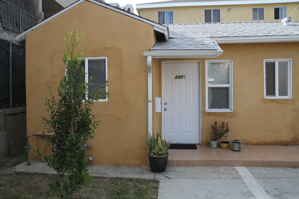 Nice 2 Bedroom In Burbank 6753401 — Burbank