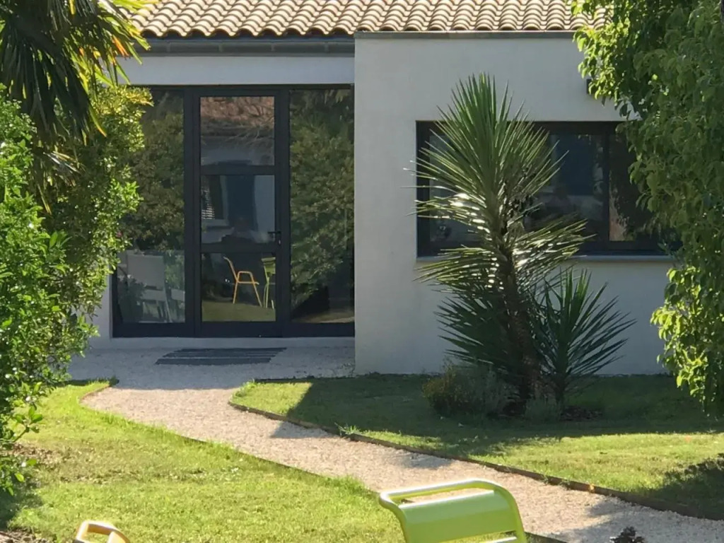 Le Cherche Midi — hotel in Marguerittes