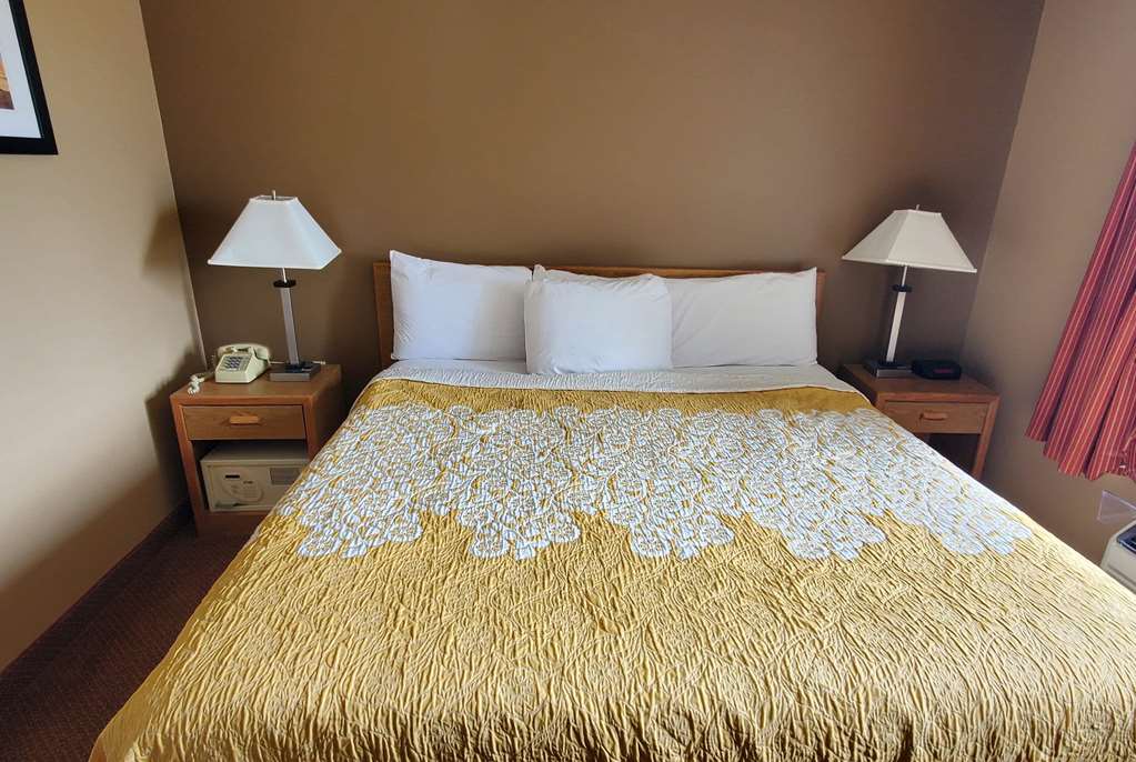 Days Inn by Wyndham Worthington - photo 15