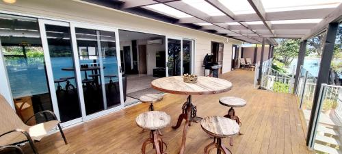 Waterfront Location holiday accommodation — Raglan — photo 2
