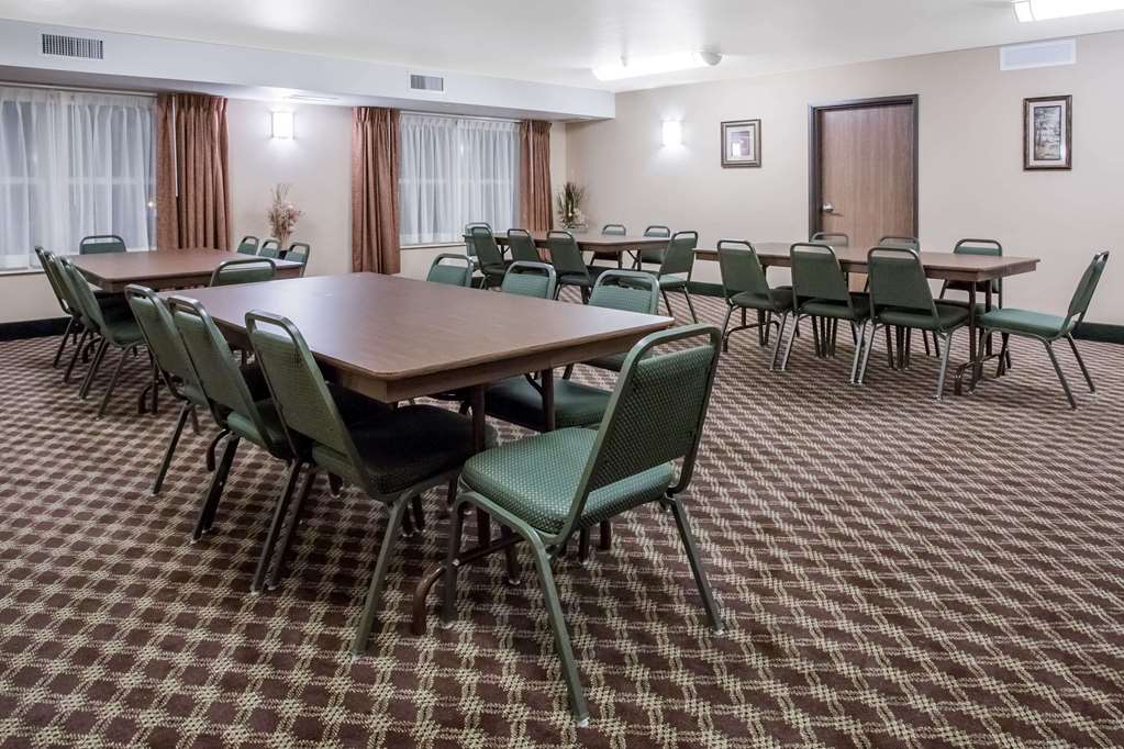 Days Inn by Wyndham Manitou Springs - photo 25