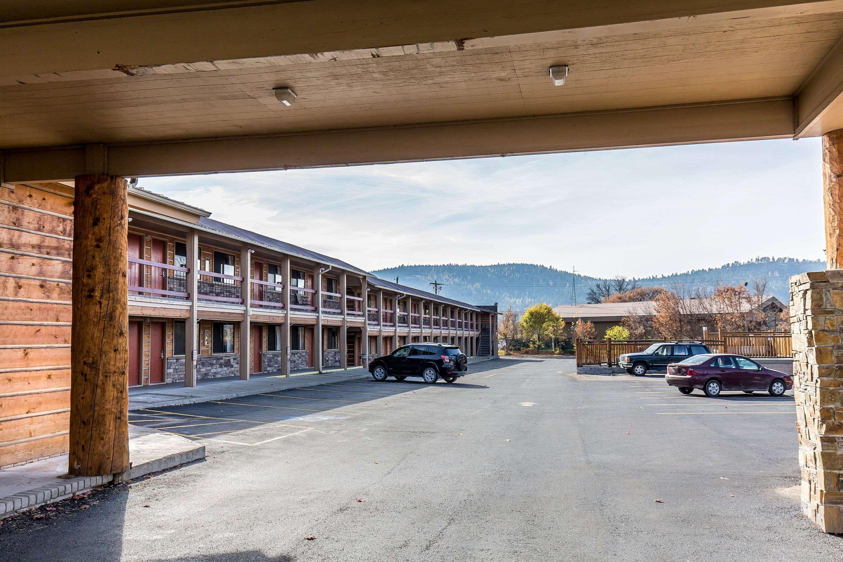 Econo Lodge Inn & Suites Kalispell Glacier National Park Gateway - photo 16