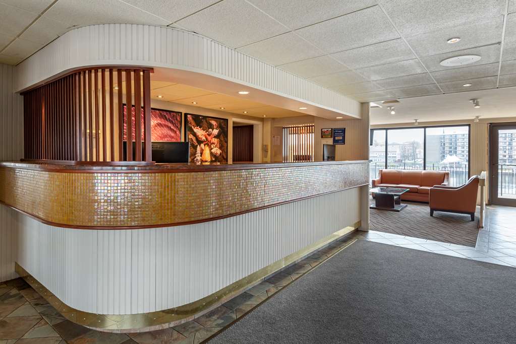 Best Western Plus Oswego Hotel and Conference Center - photo 15