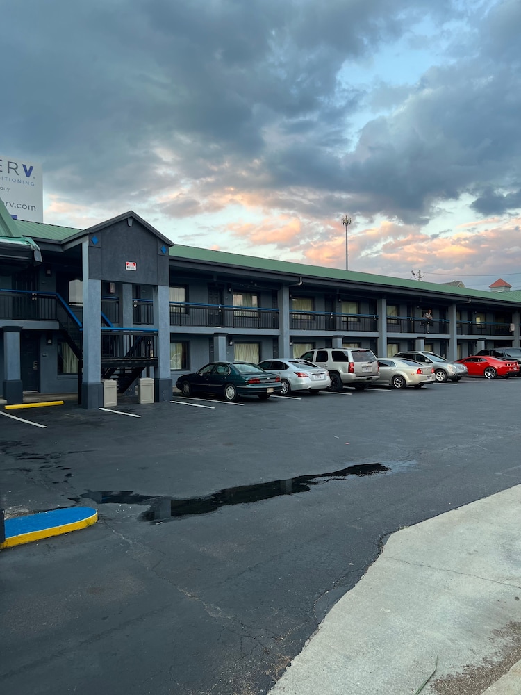Executive Inn and Suites Jackson - photo 38