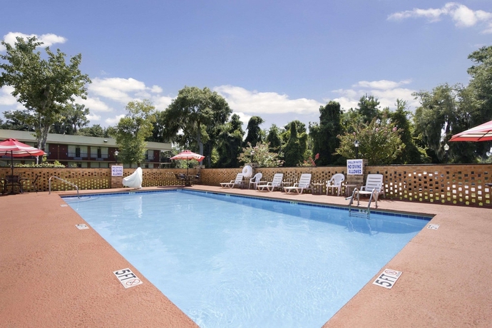 Days Inn by Wyndham Port Royal Near Parris Island - photo 16