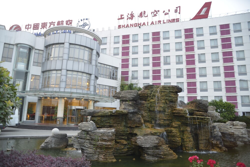 Shanghai Airlines Travel Hotel — 4-Star Luxury Hotel in Shanghai, People's Republic of China