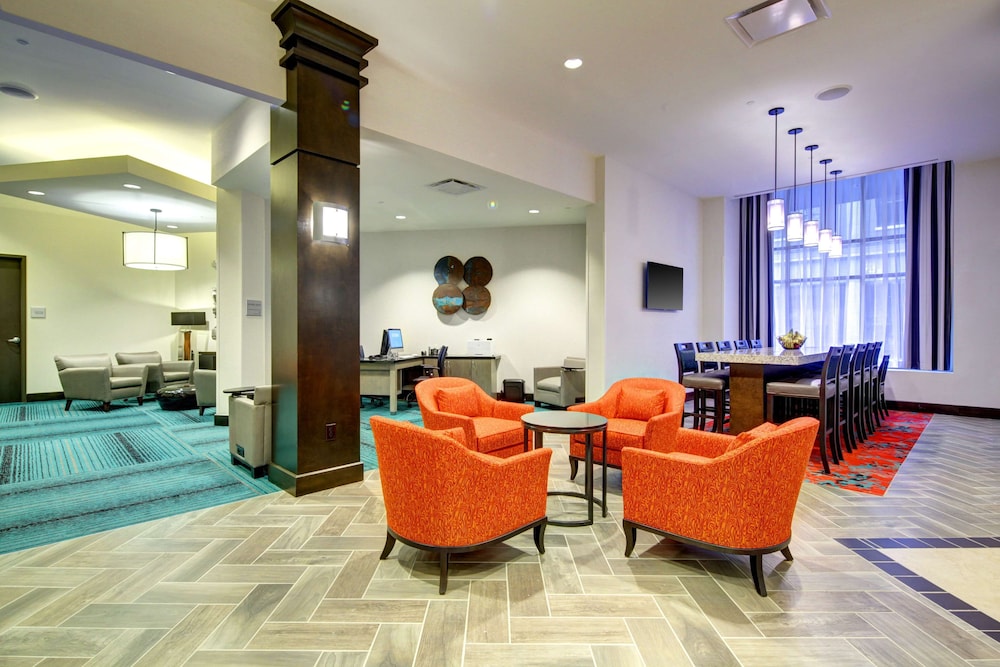 Hampton Inn & Suites Roanoke Downtown - photo 4