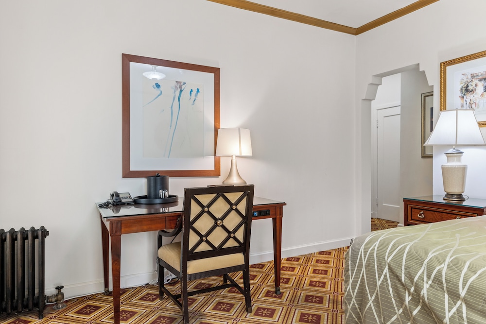 Embassy Hotel - photo 37