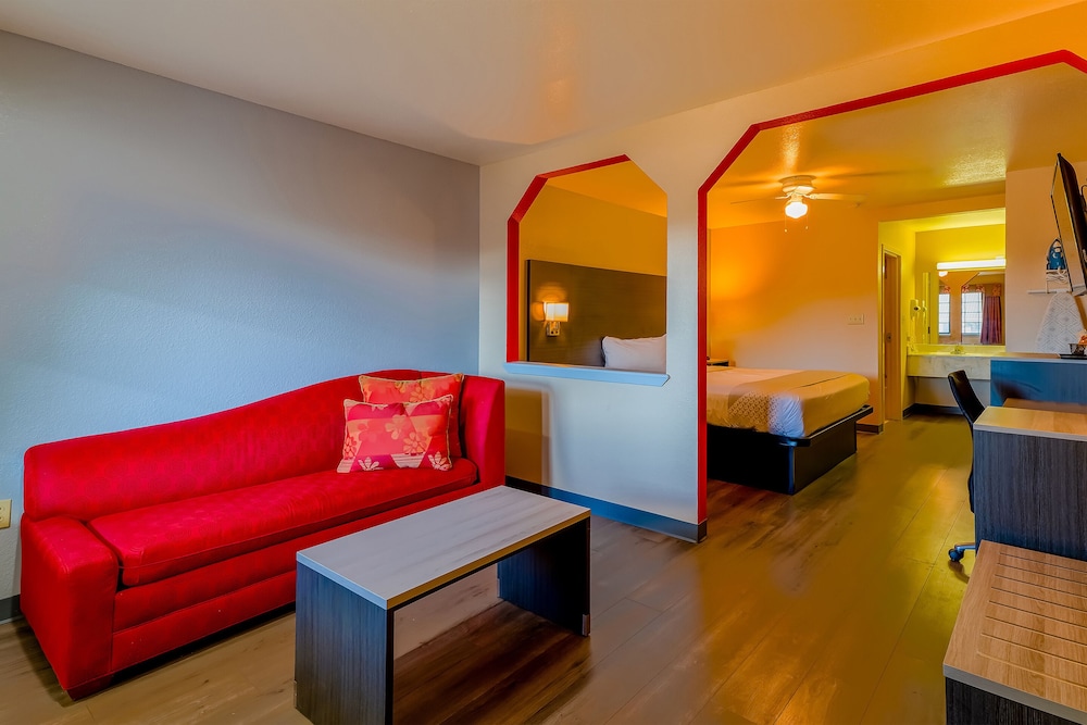 OYO Hotel Yoakum West - photo 27