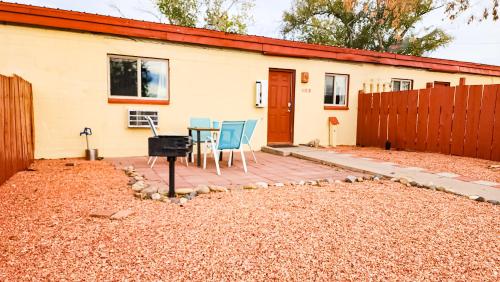 Red Rock Motel and Dam Motel - photo 58