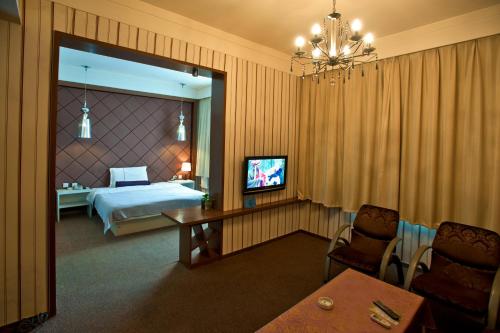 Pai Hotel — hotel in Puyang