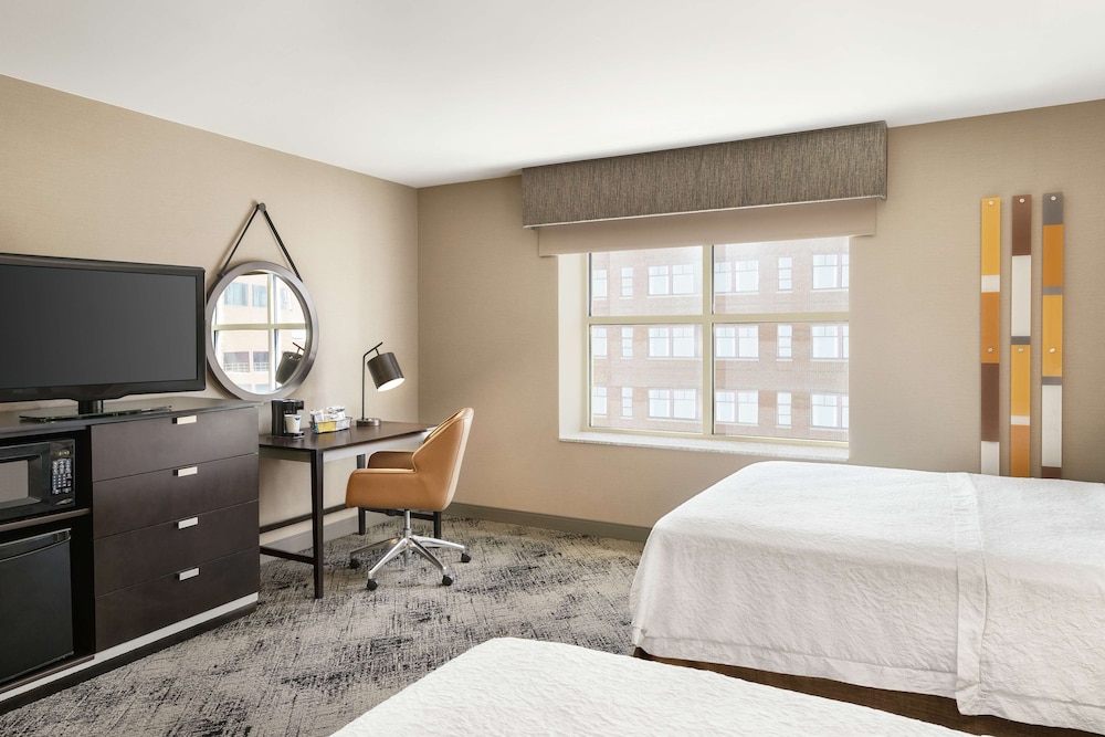 Hampton Inn Portland Downtown Waterfront - photo 10