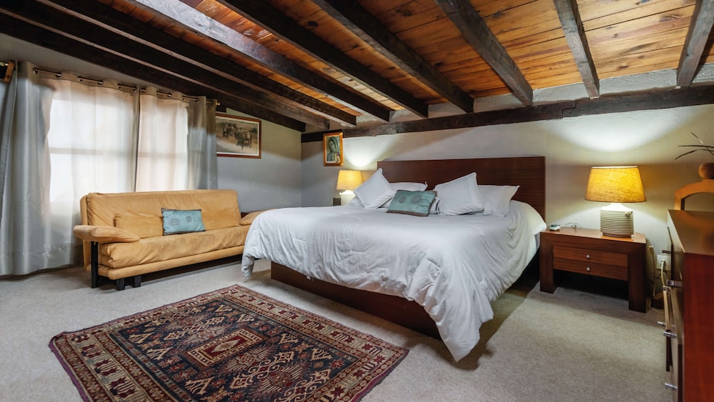 Mariscal in Valle De Bravo, Mexico