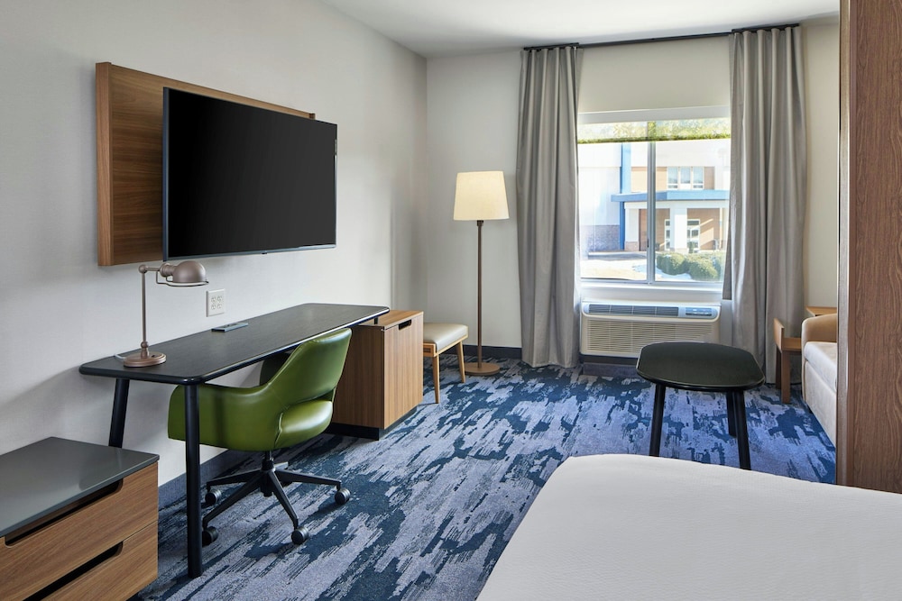 Fairfield by Marriott Inn & Suites Cornelia - photo 17
