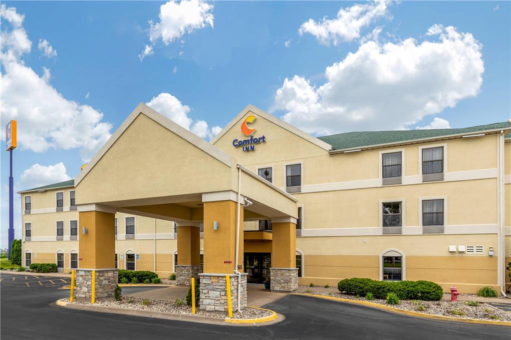 Comfort Inn Walcott near Davenport - photo 2