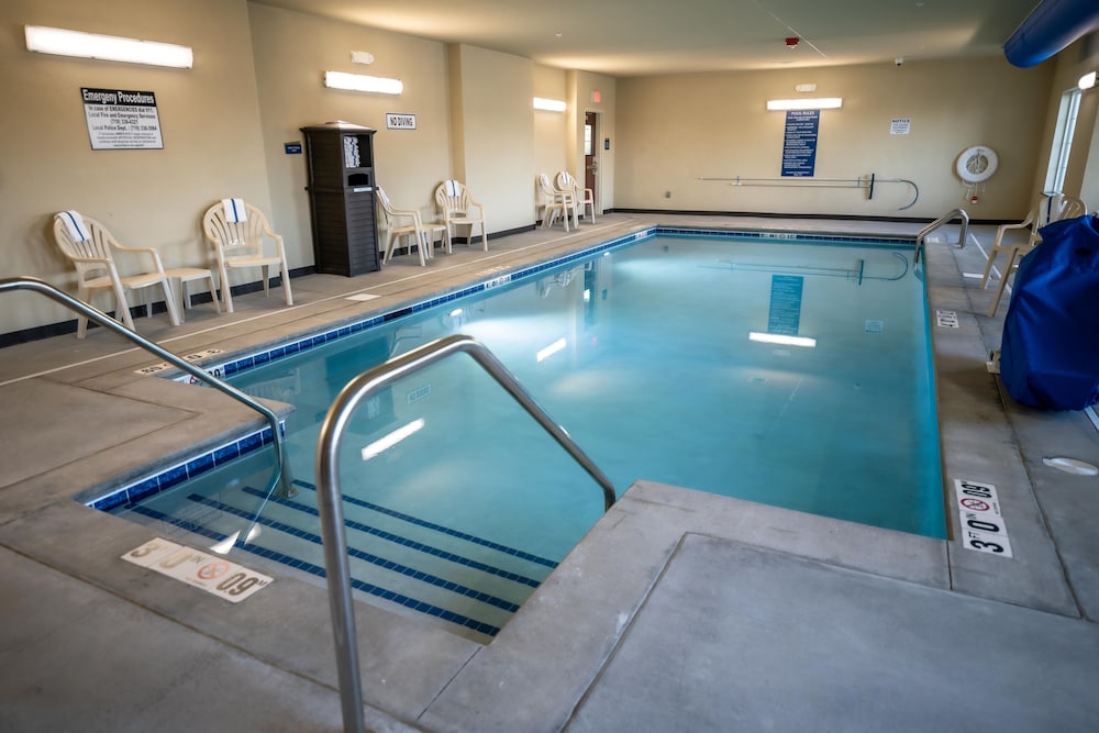 Cobblestone Hotel & Suites Lamar - photo 60